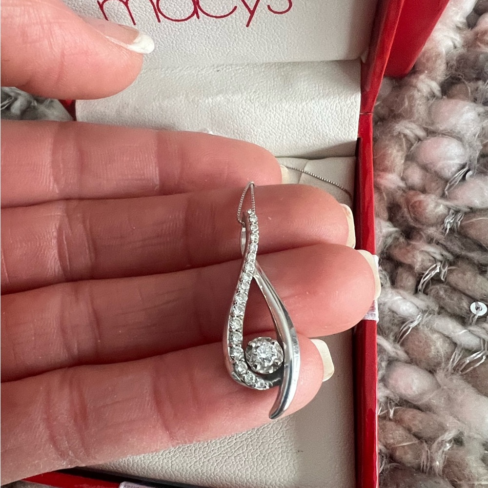 Diamond pendant necklace 14k whitegold orig$1500! - Picture 3 of 7